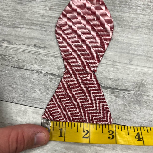 Carrot & Gibbs Red & White Herringbone Silk Bowtie - Picture 5 of 5